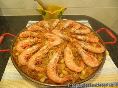 Fideuà amb sípia i gambes